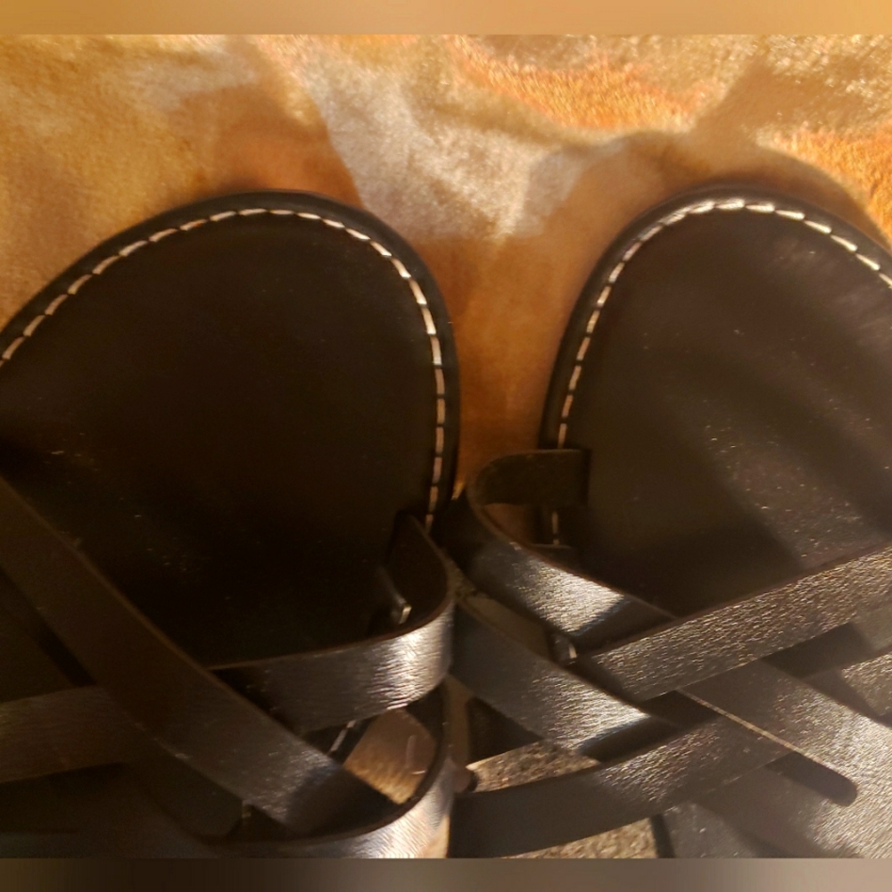 👯‍♂️⭐GET 2 PAIR FOR $10!!⭐ Shein Black Faux Flat Sandal Toe Ring Slip-On 9.5 - Picture 5 of 8